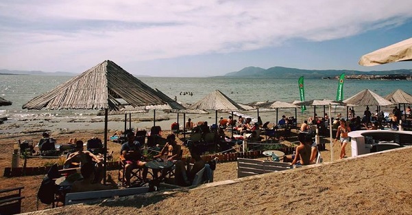 Crazy Locals beach bar surf club: «H λύση για το καλοκαίρι βρίσκεται στην...Αρτάκη» ! 18699799 10155360854467210 8351869447393381366 n