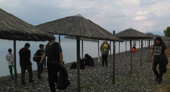 Aντιδήμαρχοι καθηγητές και μαθητές του Γυμνασίου Ψαχνών καθάρισαν την παραλία των Πολιτικών 18788410 1291912057595883 258077649 n