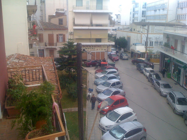 ΣΤΑ ΧΕΡΙΑ ΓΙΑ ΜΙΑ ΘΕΣΗ ΠΑΡΚΙΝΓΚ