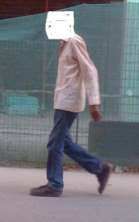 ΑΛΚΟΟΛΙΚΟΣ ΙΝΔΟΣ ΠΑΡΕΝΟΧΛΟΥΣΕ ΚΟΡΙΤΣΑΚΙ ΑΠΟ ΤΑ ΨΑΧΝΑ