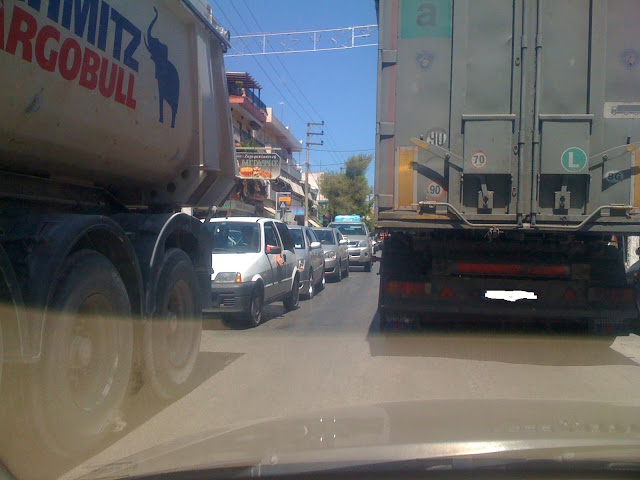 ΚΥΚΛΟΦΟΡΙΑΚΟ ΧΑΟΣ ΣΤΗΝ ΑΡΤΑΚΗ