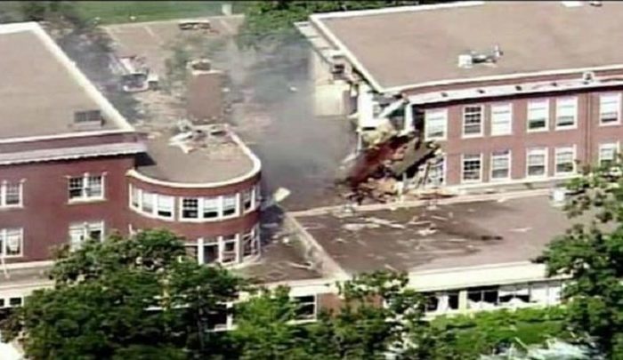 Οι πρώτες εικόνες από την έκρηξη σε σχολείο στις ΗΠΑ (video)