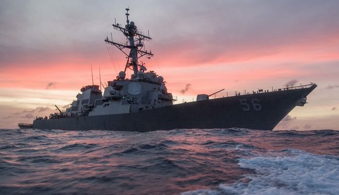 Σιγκαπούρη: Σύγκρουση πολεμικού πλοίου των ΗΠΑ με δεξαμενόπλοιο