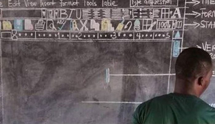 Δάσκαλος στη Γκάνα έγινε viral - Διδάσκει Πληροφορική με το Word ζωγραφισμένο στον μαυροπίνακα ! (φωτό)