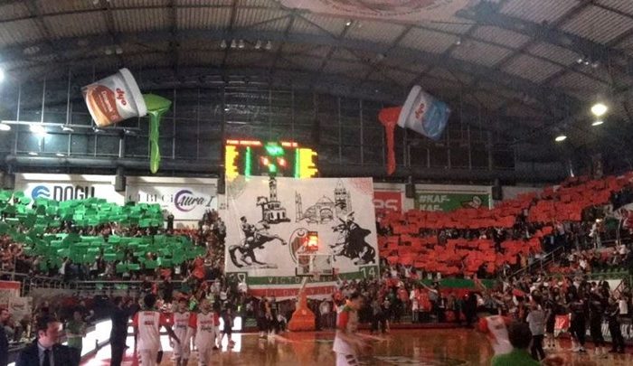 Οι Τούρκοι προκαλούν και στο ματς Καρσίγιακα - ΠΑΟΚ: Δείτε το πανό που σήκωσαν
