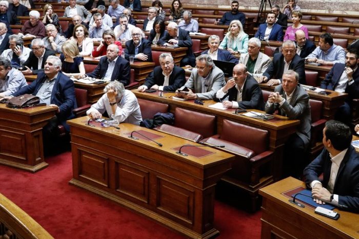 Ανατροπή: Τροπολογία 16 βουλευτών του ΣΥΡΙΖΑ για αυτοδιοικητικές εκλογές μαζί με τις ευρωεκλογές