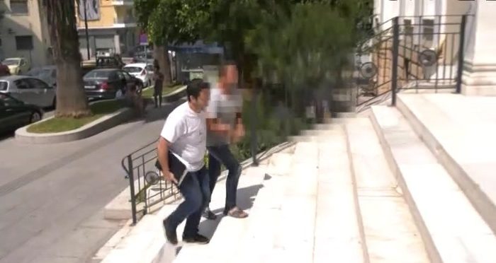Συνελήφθη και ομολόγησε ο εμπρηστής που έβαλε τις φωτιές σε «Kρυόρεμα» Σταυρό και Κοντοδεσπότι (video)