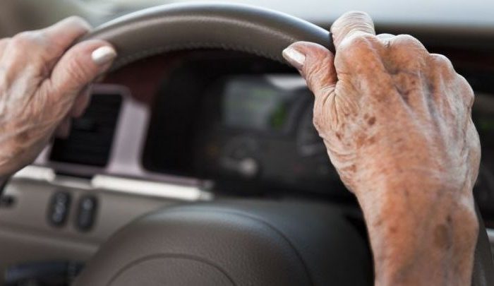 Διπλώματα οδήγησης: Παράταση για τους οδηγούς άνω των 74 ετών