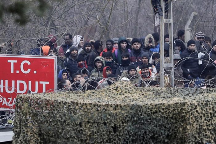 Έβρος: 9.972 μετανάστες επιχείρησαν να μπουν στην Ελλάδα μέσα σε μια μέρα