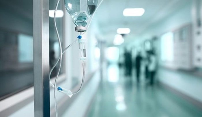 Κορονοϊός: Συναγερμός σε δύο κλινικές στην Αττική - Εισαγγελική έρευνα για τους νεκρούς και τα κρούσματα