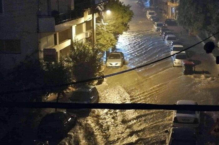 Η κακοκαιρία «χτυπάει» από τα ξημερώματα την Αττική - Πλημμύρες σε Κέρκυρα, Κεφαλονιά