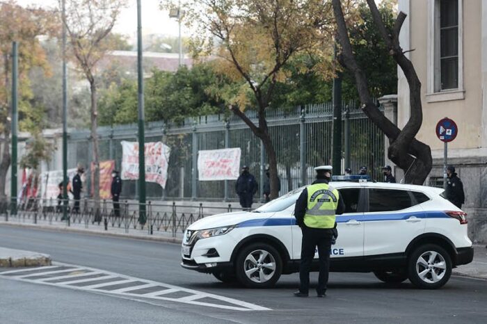 Πολυτεχνείο: «Φρούριο» η Αθήνα με περιπολίες, μπλόκα και κυκλοφοριακές ρυθμίσεις