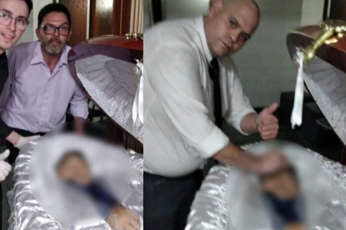 Ο νεκροθάφτης που έβγαλε φωτογραφία με το πτώμα του Μαραντόνα ζήτησε συγνώμη: Απειλούν τη ζωή μου
