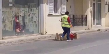 Κρήτη: Πετάει σκουπίδια από το μπαλκόνι και λέει στην καθαρίστρια «Μάζεψέ τα δουλειά σου είναι» (VIDEO)