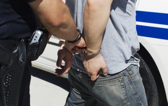 Ψαχνά:Συνελήφθη με μικροποσότητα χασίς