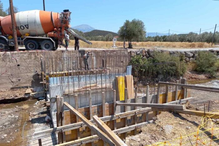 Καλκαντρί: Συνεχίζονται οι εργασίες για την κατασκευή της γέφυρας