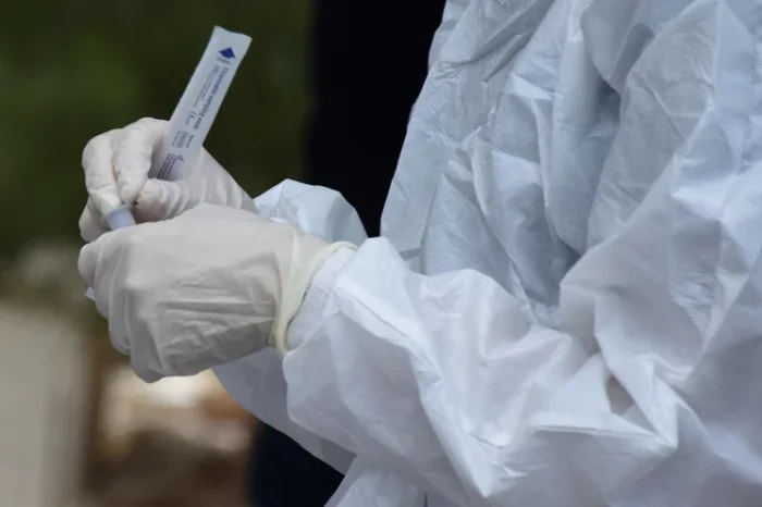 Αρνητές εμβολίων ζητούν πλαστά θετικά τεστ από εργαστήρια για να «γλιτώσουν» το εμβόλιο -Νέα καταγγελία από τη Δράμα