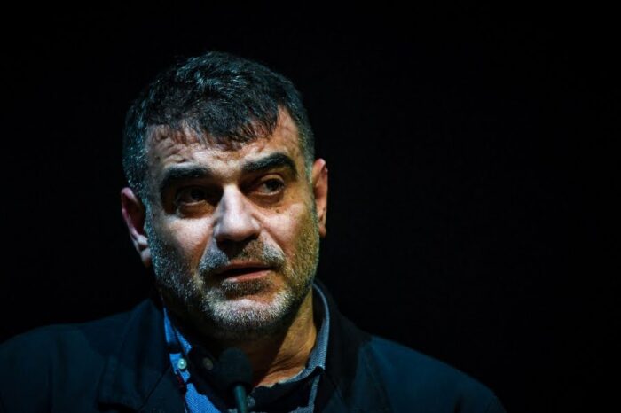 Κατηγορούμενος για συμμετοχή σε εγκληματική οργάνωση ο δημοσιογράφος Κώστας Βαξεβάνης, καλείται σε απολογία