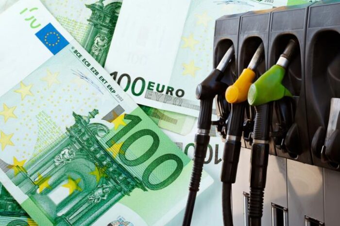 Στα ύψη οι τιμές καυσίμων – Τι πληρώνουν οι Έλληνες και τι κερδίζει η αγορά