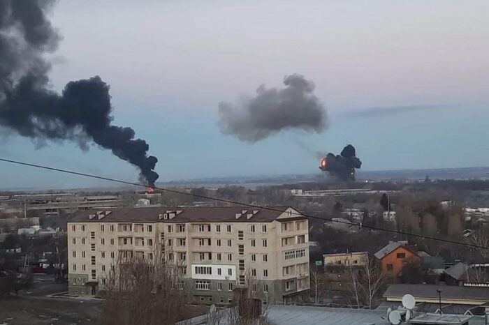 Ουκρανία: Ξεκίνησε η εισβολή – Εκρήξεις σε πόλεις