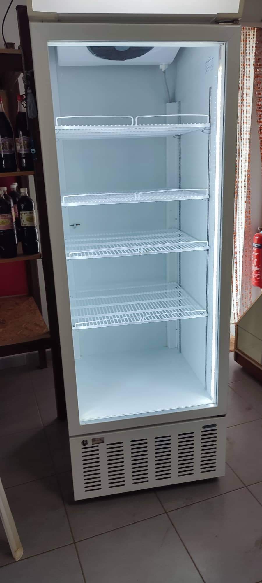 Ψαχνά:Πωλείται επαγγελματικό ψυγείο received 592221032454065