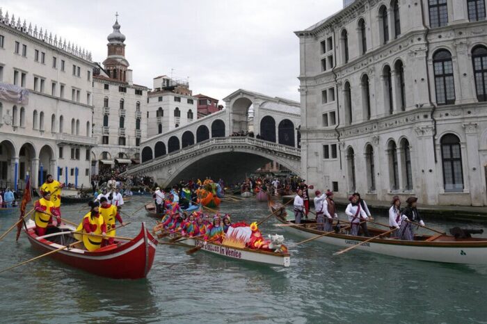 Ιταλία: «Στεγνώνουν» τα κανάλια της Βενετίας - Δύσκολη η πλοήγηση για τις γόνδολες