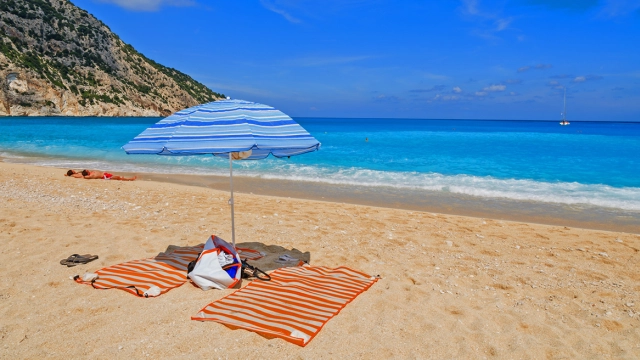Γαλάζιες σημαίες 2023: Η λίστα με τις 617 παραλίες σε όλη την Ελλάδα - Οι 4 στην Χαλκίδα