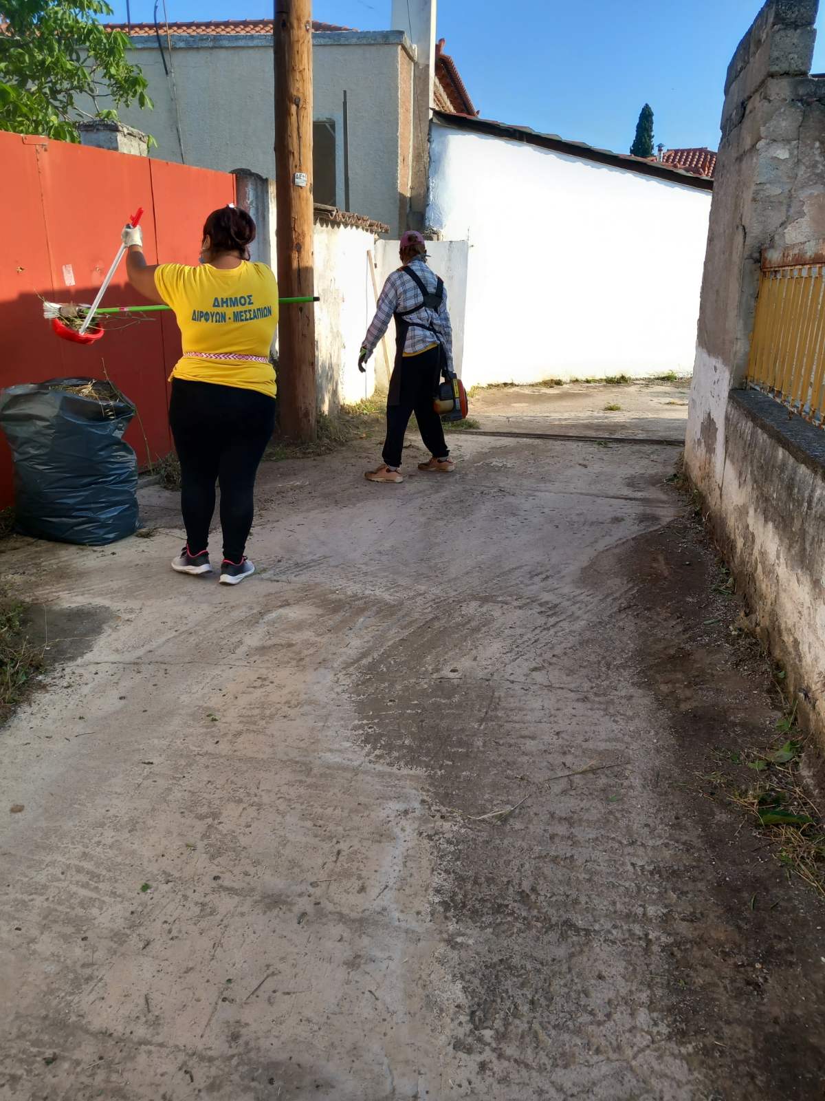 Καθαρισμός δρόμων σε τοπικά διαμερίσματα του Δήμου (φωτό - video) IMG 5f03280695cb8c87fd21c5e3389462e4 V