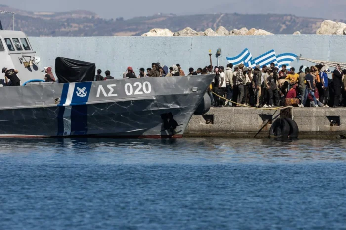 Πάνω από 1.500 μετανάστες σε τρεις μέρες στην Κρήτη, σε κρίσιμο σταυροδρόμι η ΕΕ