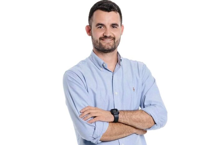 Ο Θέμης Σταύρου Υποψήφιος με τον Γιάννη Μπουροδήμο