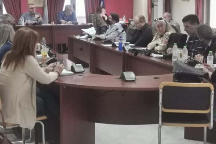 Ζωντανά το Δημοτικό συμβούλιο του Δήμου Διρφύων Μεσαπίων