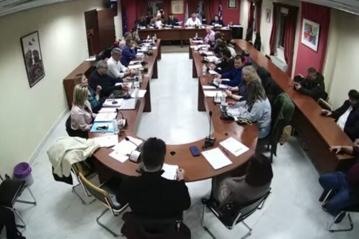 Live το Δημοτικό συμβούλιο του Δήμου Διρφύων Μεσαπίων