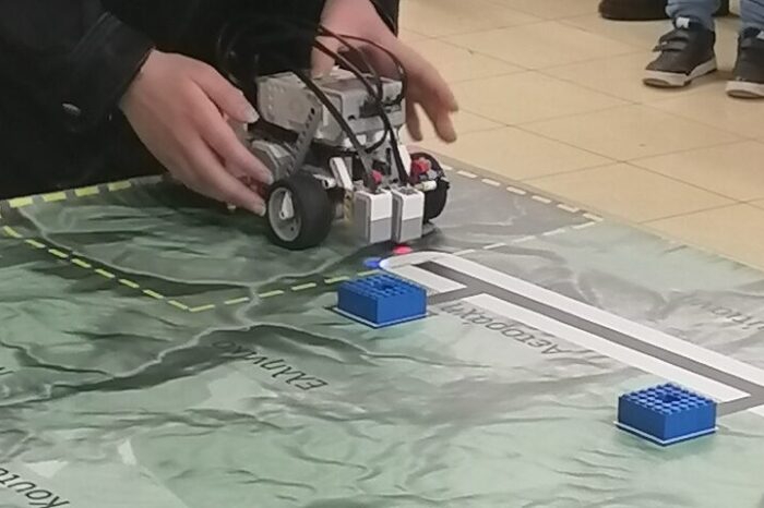 Μαθητές του ΕΠΑΛ Ψαχνών βγήκαν πρώτοι σε Περιφερειακό  Διαγωνισμό Ρομποτικής και προκρίθηκαν στον τελικό του Πανελλήνιου Διαγωνισμού εκπαιδευτικής ρομποτικής