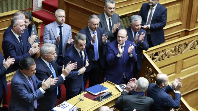 Βουλή: Καταψηφίστηκε η πρόταση δυσπιστίας για τα Τέμπη από 159 βουλευτές