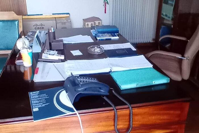 Δημαρχείο Κύμης:Διέρρηξαν το γραφείο του Αντιδημάρχου και έκλεψαν τον φορητό υπολογιστή του