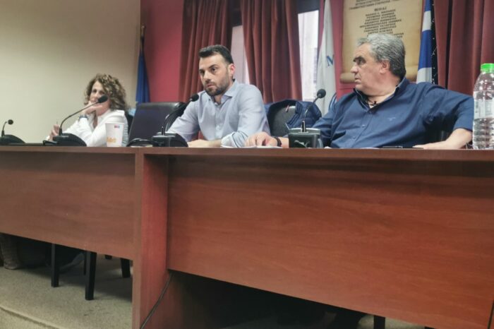 Κλείνουν οι Υπηρεσίες του Δήμου Διρφύων Μεσσαπίων την Παρασκευή  και αποσύρονται τα χρήματα από την Τράπεζα Πειραιώς