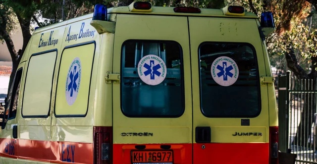 Βούλα: Μηχανή παρέσυρε και σκότωσε πεζή - Βαριά τραυματισμένος ο οδηγός