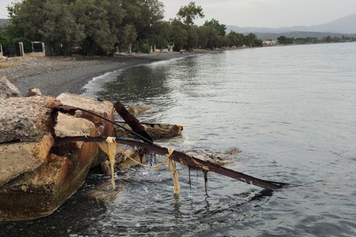 Καταγγελία λουομένων Πολιτικά:«Θα σκοτωθεί κανένα παιδί. Δεν το βλέπει ο Δήμος;»