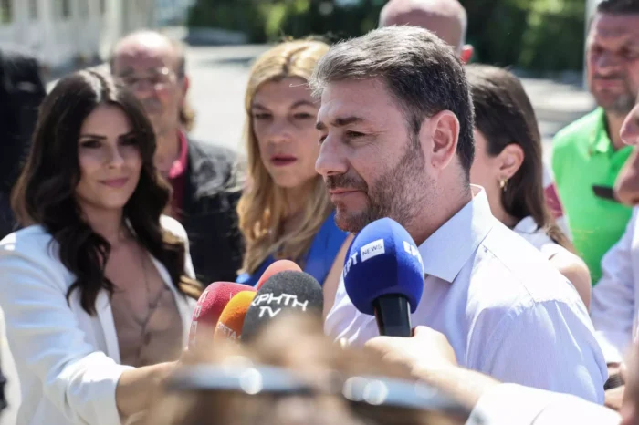 Ευρωεκλογές 2024: Ο Νίκος Ανδρουλάκης ψήφισε στο Ηράκλειο, «δεν θα σας απογοητεύσουμε» είπε ο πρόεδρος του ΠΑΣΟΚ