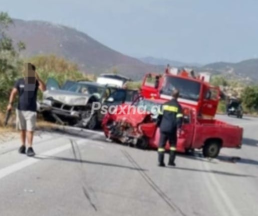 Σοβαρό τροχαίο στον Αλμυροπόταμο Καρύστου