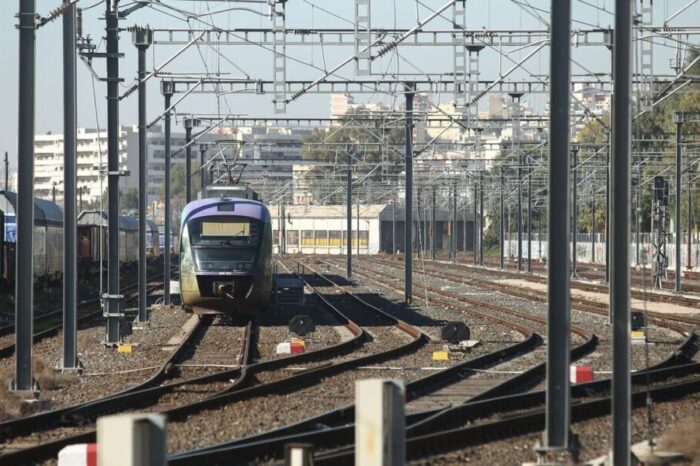 Προαστιακός μπήκε κατά λάθος στις γραμμές του Μετρό