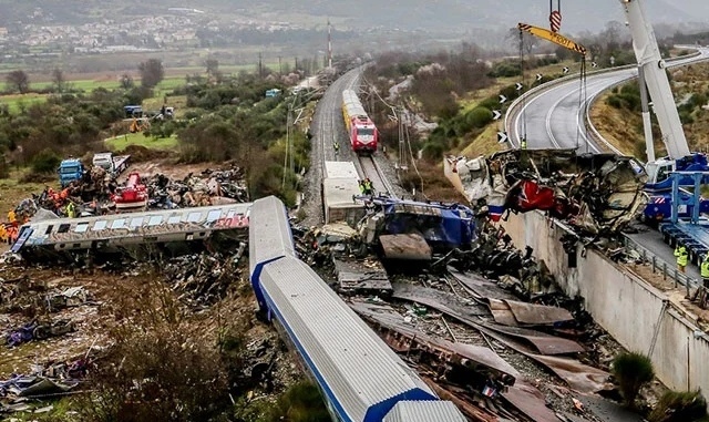 Η Hellenic Train ισχυρίζεται πάλι ότι δεν μετέφερε εύφλεκτα υλικά το μοιραίο τρένο στα Τέμπη