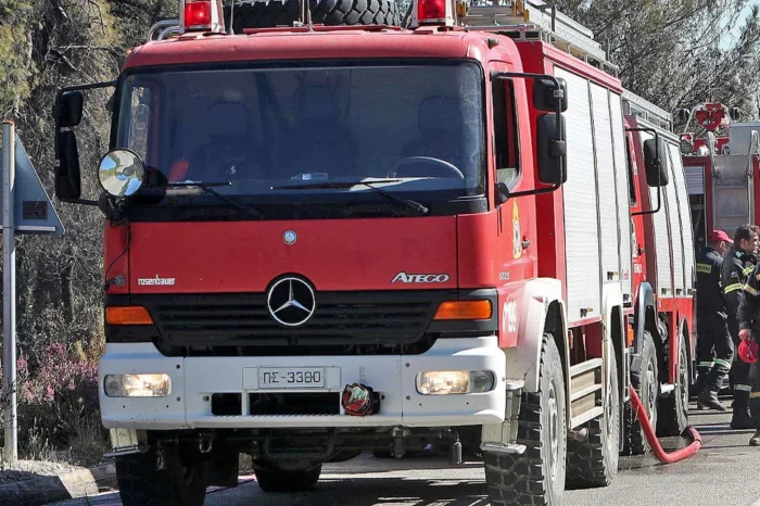 Στην Κερατέα κάλεσαν την Πυροσβεστική για φωτιά και με το που έφτασαν τους επιτέθηκαν με πέτρες
