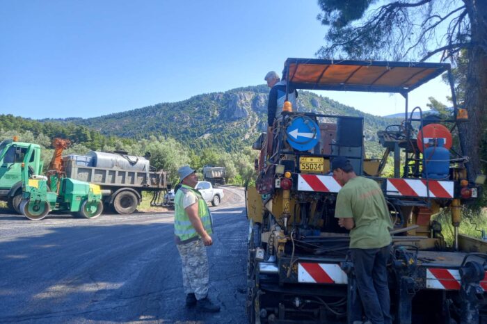 Δήμος Διρφύων Μεσσαπίων:Ασφαλτόστρωση στο Κυπαρίσσι