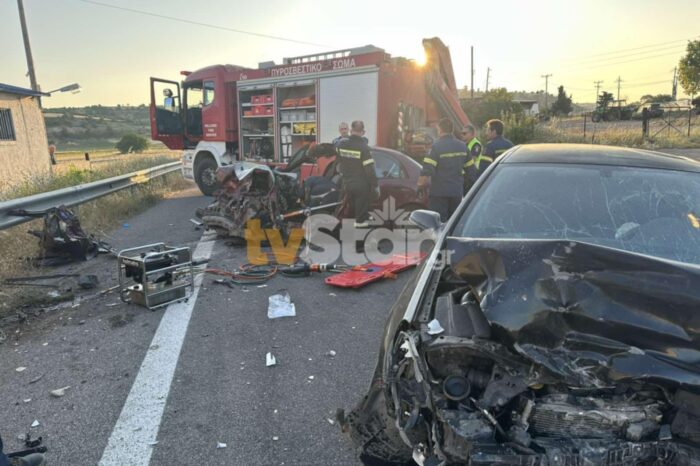 Δύο νεκροί σε μετωπική στο δρόμο Θίσβη Καναβάρι