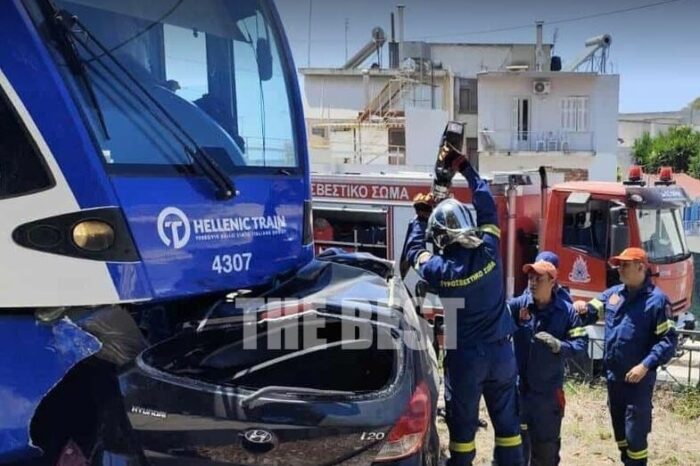 Πάτρα: Σύγκρουση συρμού του Προαστιακού με αυτοκίνητο – Δείτε βίντεο
