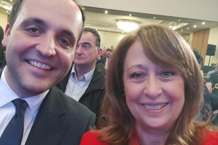 Συνάντηση Τζοβάννας Γκόγκου με τον Υφυπουργό Ψηφιακής Διακυβέρνησης Χρήστο Δερμεντζόπουλο στο συνέδριο της ΚΕΔΕ στην Αλεξανδρούπολη