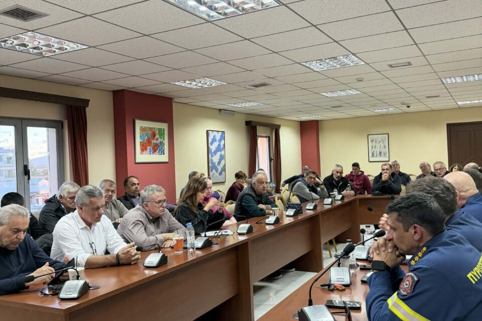 Συνάντηση Δημάρχου Δήμου Διρφύων Μεσσαπίων με την Πυροσβεστική Υπηρεσία Χαλκίδας για θέματα πυρασφάλειας