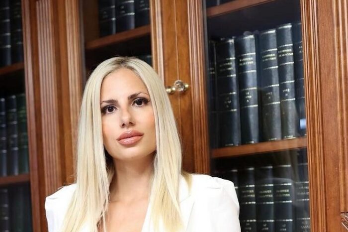 Αυτή είναι η νέα δικηγόρος του «Deal» από τη Χαλκίδα